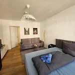 Moderne Mit Zwei Schlafzimmern In Zentrumnaehe アパート ライプツィヒ