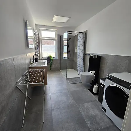 Apartment Moderne Mit Zwei Schlafzimmern In Zentrumnaehe