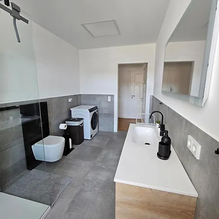 Moderne Mit Zwei Schlafzimmern In Zentrumnaehe *